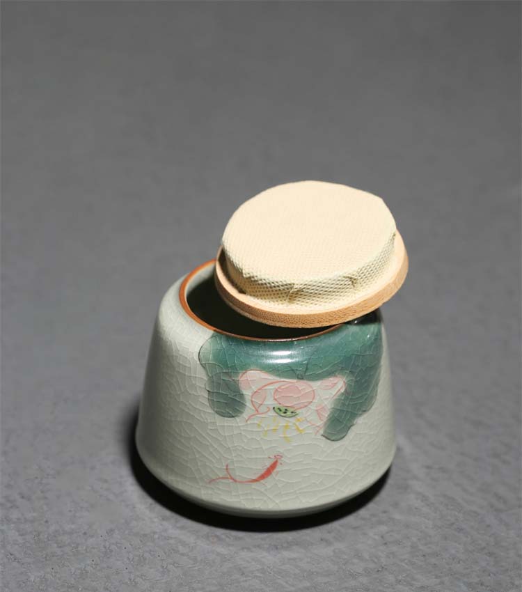 Celadon Lotus Travel Tea Set – Hand-Painted Ice Crack Glaze Porcelain, 7-Piece Portable Chinese Gongfu Teaware with Carrying Case