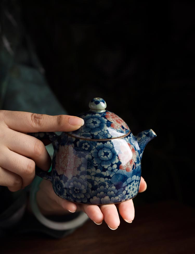 Exquisite Hand-Painted Blue and White Subglaze Teapot from Jingdezhen