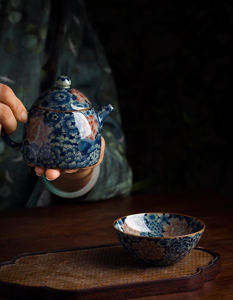 Exquisite Hand-Painted Blue and White Subglaze Teapot from Jingdezhen