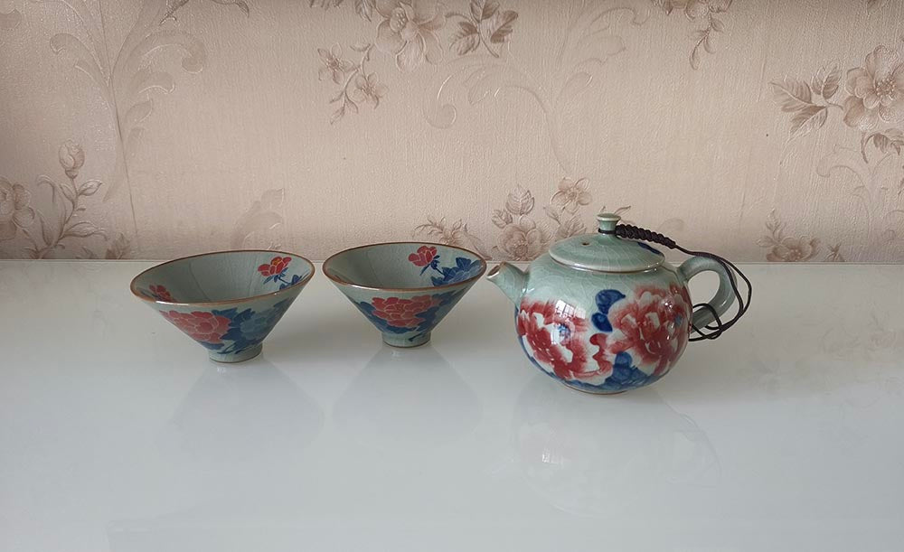 Exquisite Hand-Painted Peony Teapot – Jingdezhen Underglaze Blue Artisan Craft