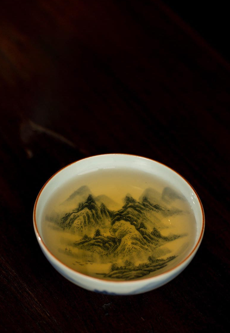 Exquisite Handcrafted Blue and White Porcelain Pu'er Tea Cup from Jingdezhen