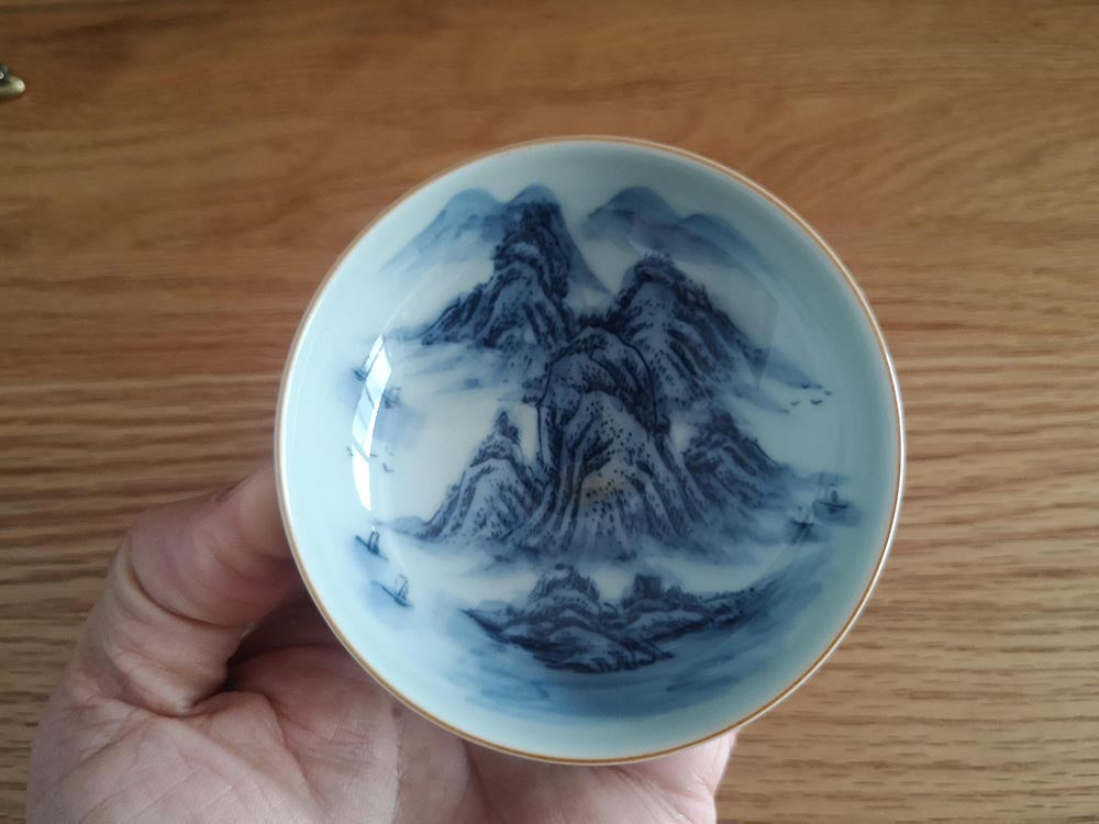 Exquisite Handcrafted Blue and White Porcelain Pu'er Tea Cup from Jingdezhen