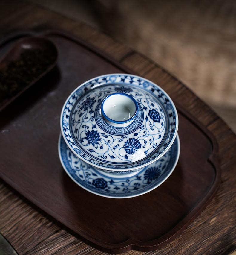 Handcrafted Jingdezhen Blue and White Lotus Motif Gaiwan
