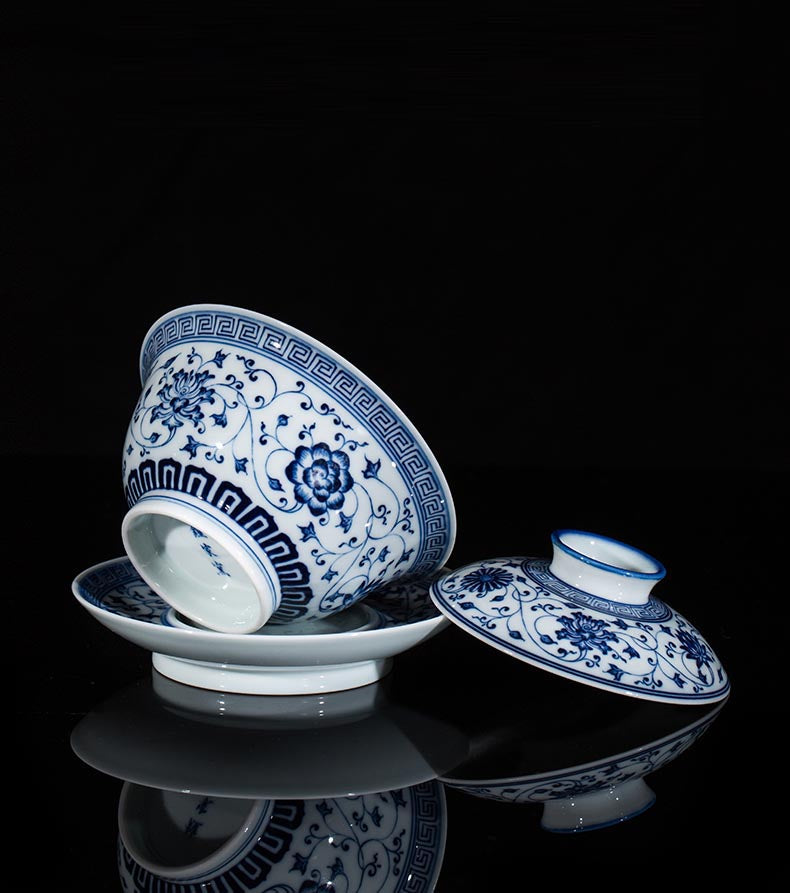 Handcrafted Jingdezhen Blue and White Lotus Motif Gaiwan