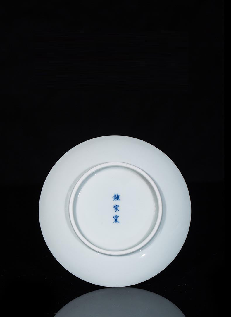Handcrafted Jingdezhen Blue and White Lotus Motif Gaiwan