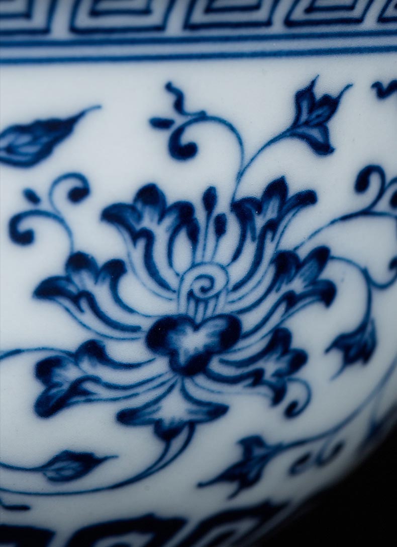 Handcrafted Jingdezhen Blue and White Lotus Motif Gaiwan