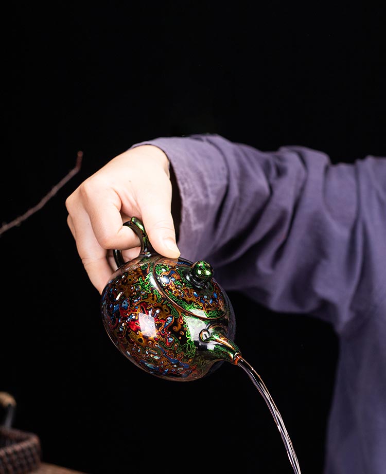 Handcrafted Lacquer Teapot - Embrace Tradition with a 250ml Green-Gold Jian Zhan Teapot