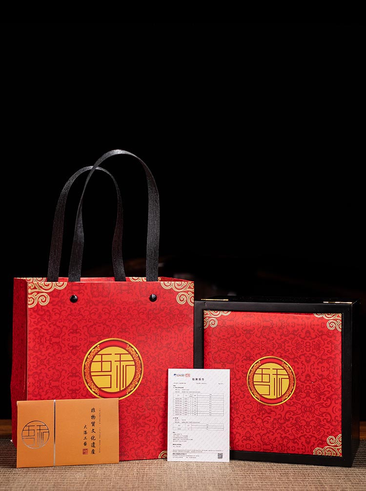 Handcrafted Lacquer Zisha Teapot with Kintsugi-Inspired Golden Chrysanthemum Design