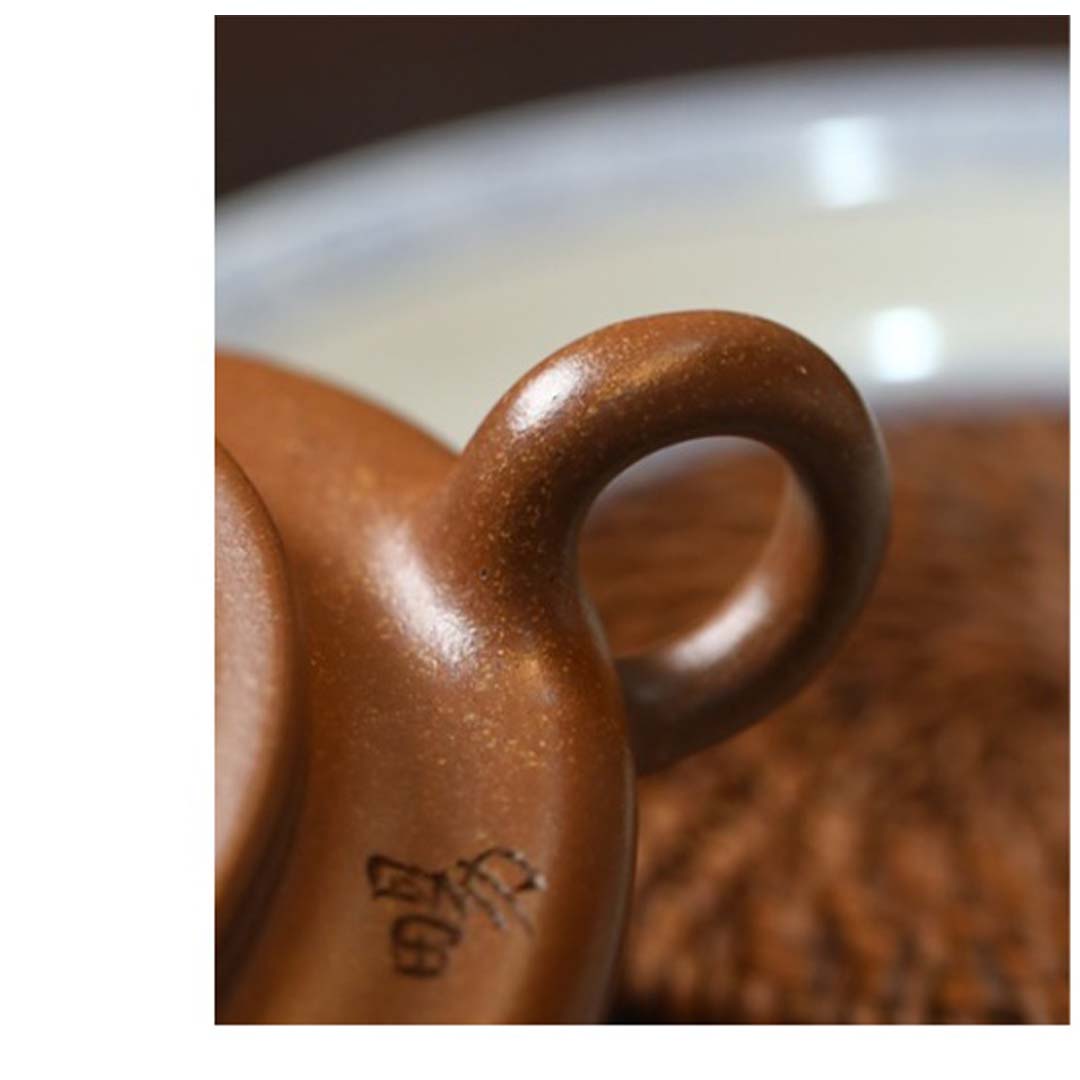 Handcrafted Yixing Clay Flat Teapot 150 cc