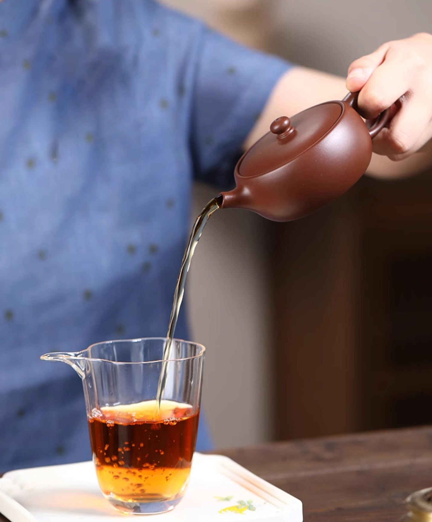 Handcrafted Yixing Zisha Flat Teapot – 170cc, Genuine Original Ore Purple Clay, Elegant and Functional