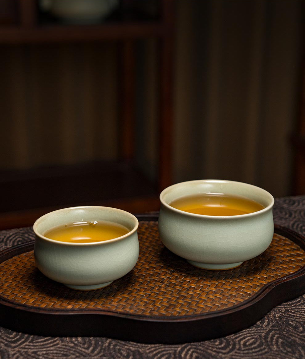 Ru-Style Celadon Teacup – Handcrafted Porcelain with Natural Crackle Glaze