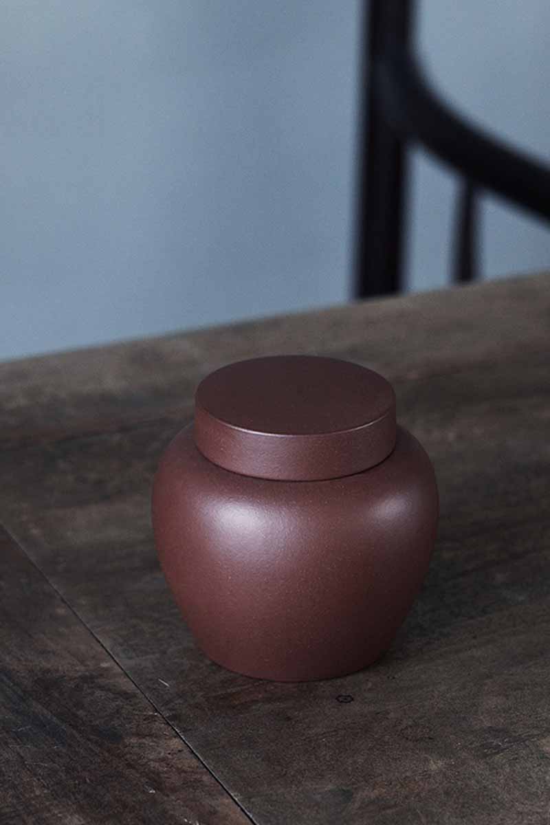 Yixing Mini Zisha Tea Awakening Jar – Handmade Purple or Red Clay Storage Canister for Pu-erh, Oolong, and Black Tea