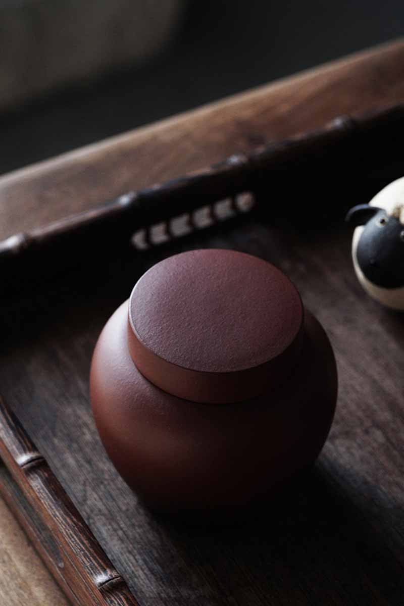 Yixing Mini Zisha Tea Awakening Jar – Handmade Purple or Red Clay Storage Canister for Pu-erh, Oolong, and Black Tea