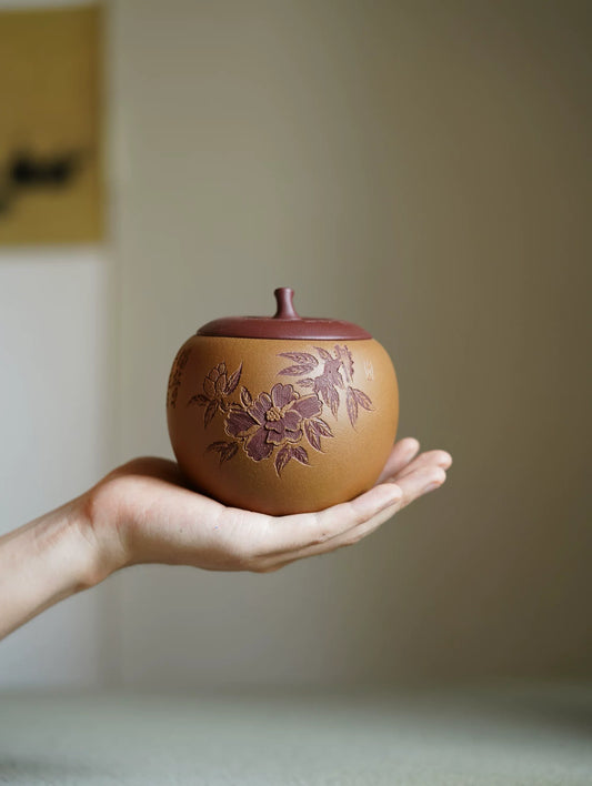 Why Many Gongfu Tea Drinkers Keep a Small Yixing Zisha Tea Caddy on the Table