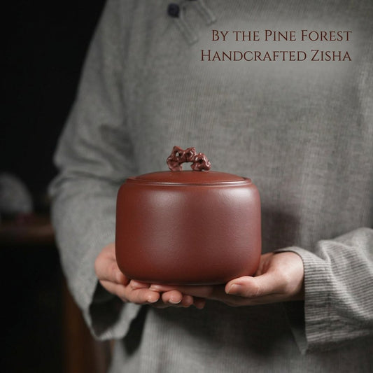 A Taihu Stone–Inspired Yixing Clay Tea Storage Caddy for Everyday Tea Sessions
