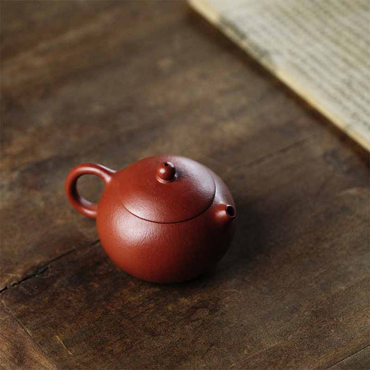 A Teapot of Elegance: The Xi Shi Yixing Zisha Teapot in Pure Zhuni Clay