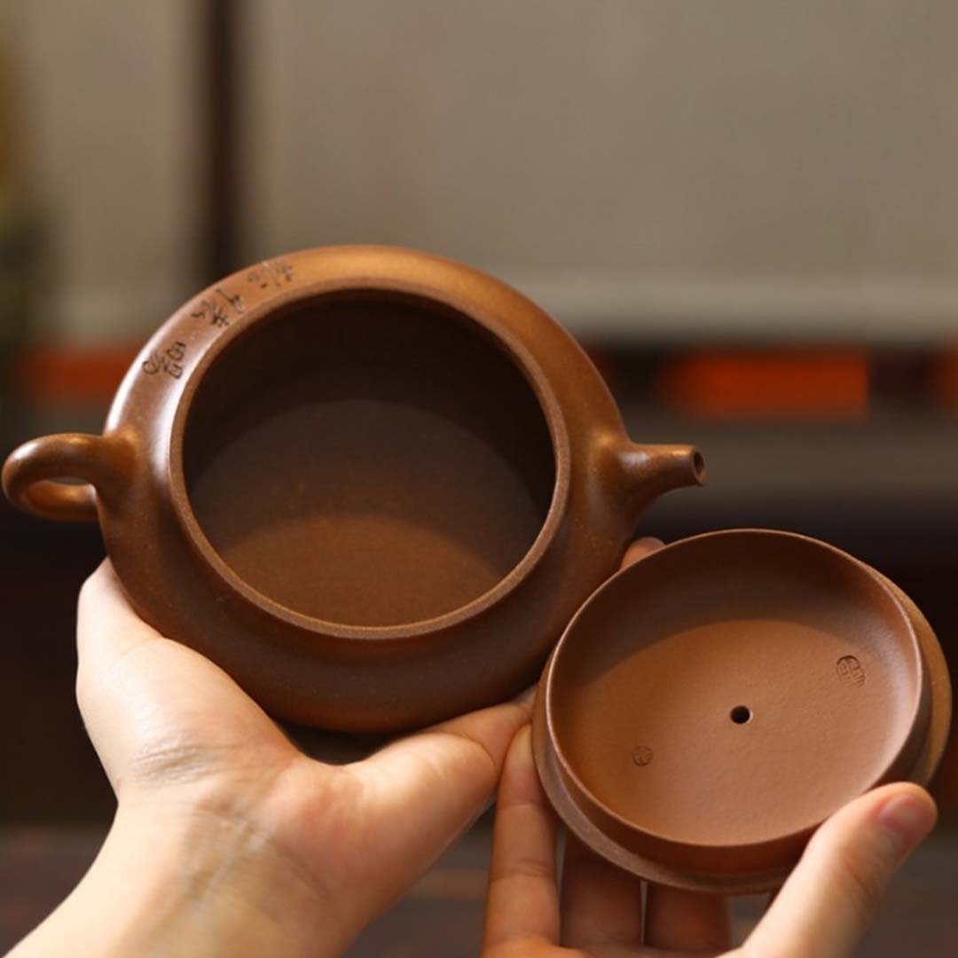 Handcrafted Yixing Clay Flat Teapot  150 cc
